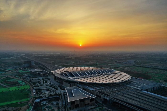 这是京雄城际铁路雄安站(7月1日摄,无人机照片)。 这是京雄城际铁路雄安站(7月1日摄,无人机照片)。